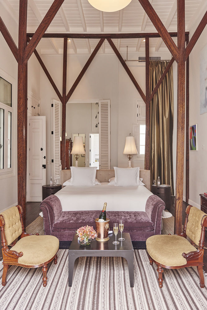 Hotel B